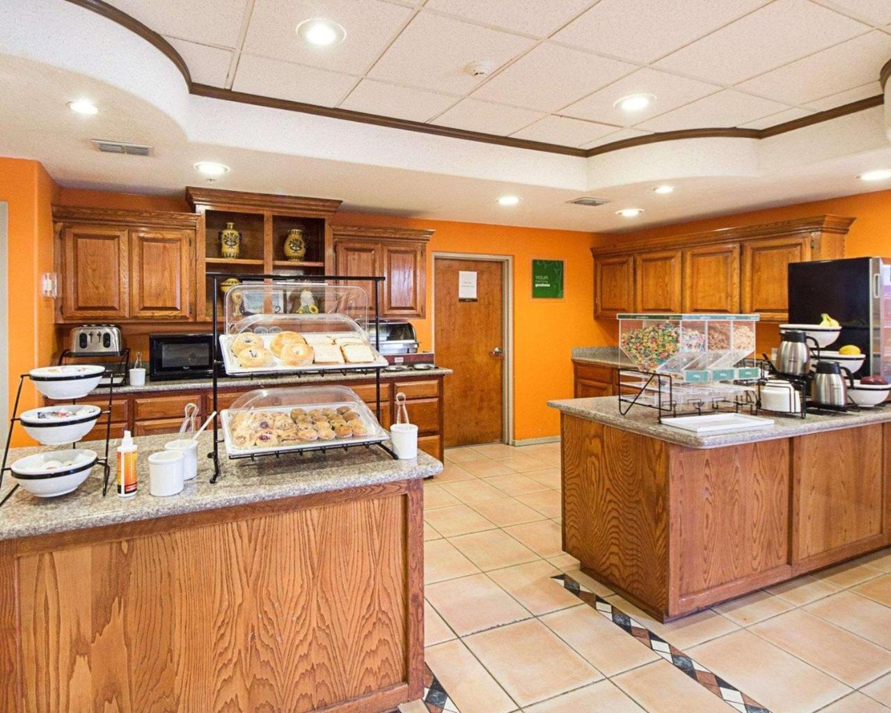 Comfort Inn Near Medical Center Mission Εξωτερικό φωτογραφία
