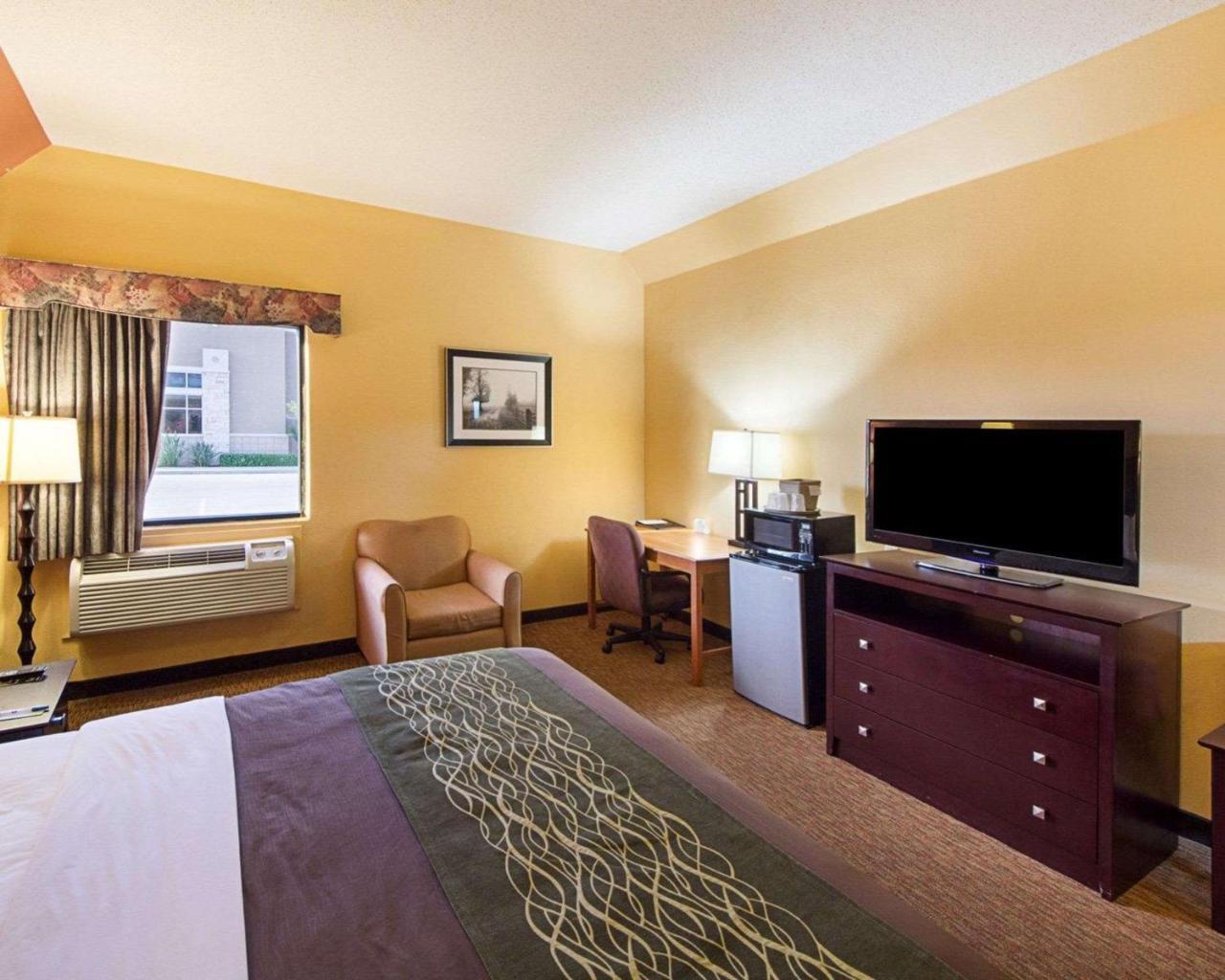 Comfort Inn Near Medical Center Mission Εξωτερικό φωτογραφία